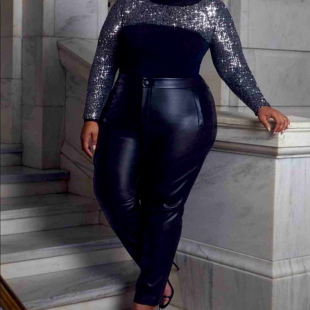 NWT Eloqouii faux leather pants